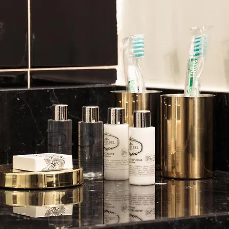 Bed & Breakfast Dear - Bordalo Palace Chiado 4*