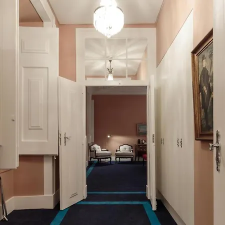 Bed & Breakfast Dear - Bordalo Palace Chiado Lisbona