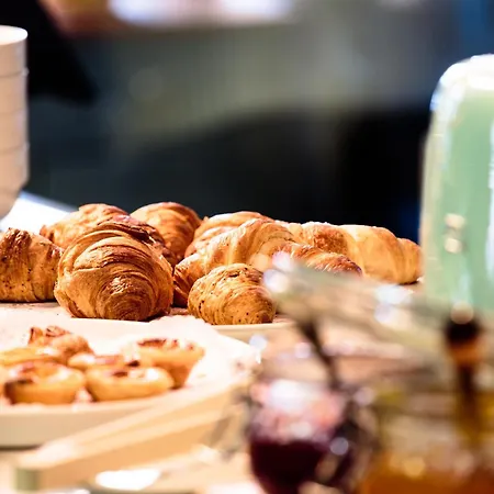 Bed & Breakfast Dear - Bordalo Palace Chiado 4*