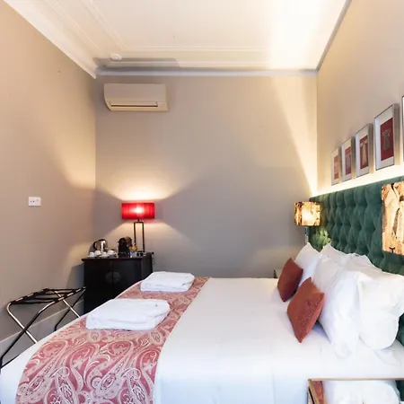 Bed & Breakfast Dear - Bordalo Palace Chiado Lisboa